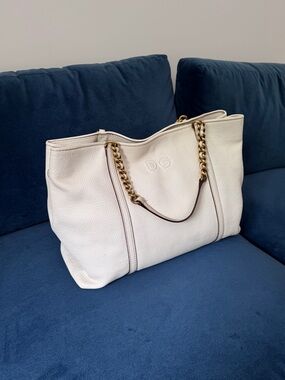 Dolce & Gabbana Large Off-White Pebbled Leather Gold tone chain Tote bag